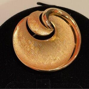 Crown Trifari Gold Tone Brooch